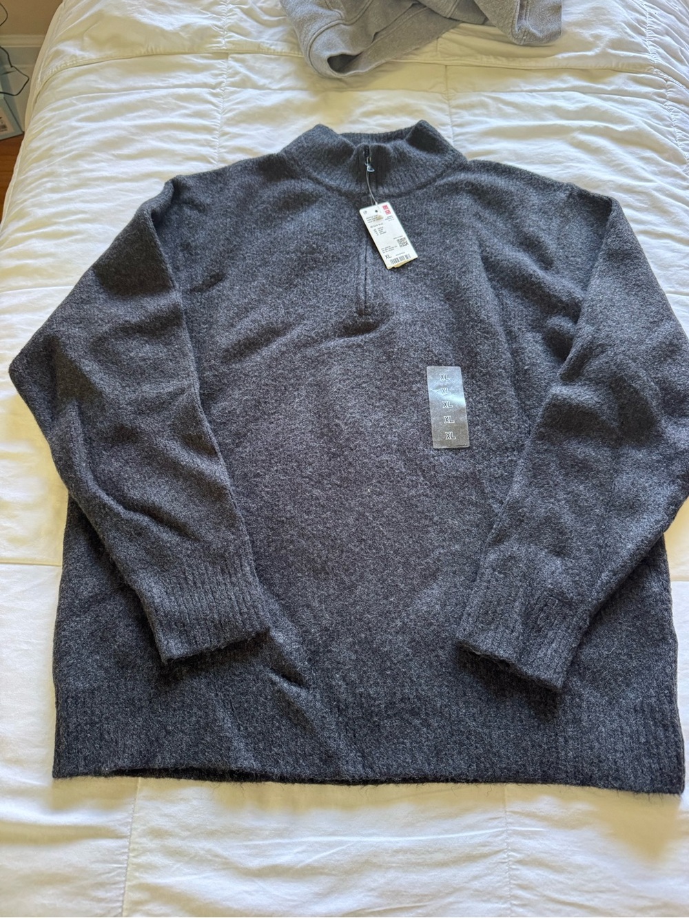 NWT Uniqlo Men’s Charcoal Gray Quarter Zip Sweater - Size XL